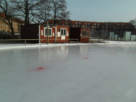 Der kan køres hele vejen rund igen! (Foto: Henk, 27.2. ca. kl. 9.30)